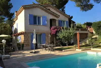 Image de Appartement dans une villa proche du Centre de Cannes Avec Piscine
