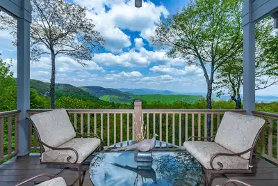 Image de Belle maison de montagne Ă Lake Toxaway Estates