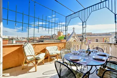 Image de Authentic Roman - Colosseum area, Fabulous Apart, Terrace, Wifi, Aircon