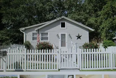 Image de Charmant / abordable / boyau rénové / entièrement clôturé dans la cour / Ami Des Chiens