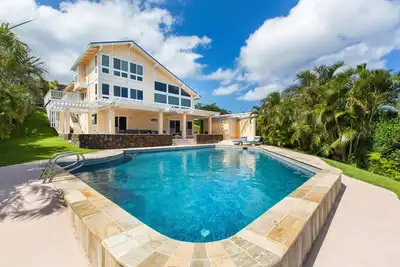 Image de * 10% de réduction sur les séjours maintenant-6/30 * Makani Lani-Hawaii Kai luxe 5br, 3 salles de bain, avec piscine privée