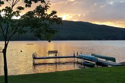 Image de Lake Peace Peace House avec quai privé sur le lac de sauvetage