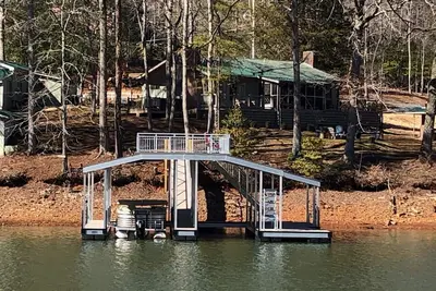 Image de Mise à jour du quai en eau profonde du rive du lac, vue sur la montagne, bain à remous Wifi 2 lits king