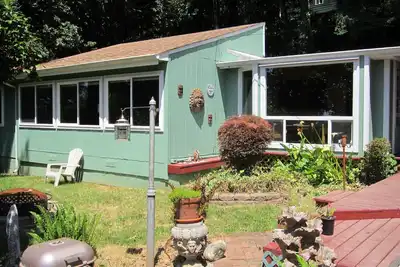 Image de Animaux acceptés, maison privée avec jardin comme cour et petit pic de l'océan!