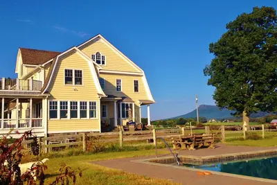 Image de Vue imprenable sur les montagnes Blue Ridge, la vallée et la rivière Shenandoah