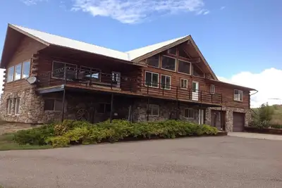 Image de Venez séjourner au McMinn Inn et profitez de la vue sur la montagne!