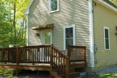 Image de Cottage pittoresque et confortable niché au cœur de tout le lac a à offrir