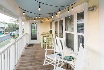 Image de Toujours un bon moment sur l'île sud de Tybee! et courte distance en voiture de Savannah!