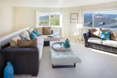 Image de Nouveau! Remodelé 2 chambres / 2bath Carmel Guesthouse avec des vues spectaculaires!