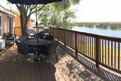 Image de Bungalow de vacances de luxe \"Waterfront\" sur la rivière