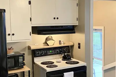 Image de White Oak Cottage, \"Family-Friendly\", juste à l'extérieur de Strasbourg. Wifi gratuit