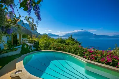 Image de Voir plus spectaculaire et couchers de soleil sur le lac Atitlan Magnifique