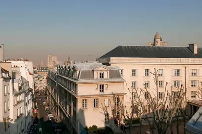 Image de Sublime penthouse dans le centre de Quartier Latin: meilleure offre pour 4