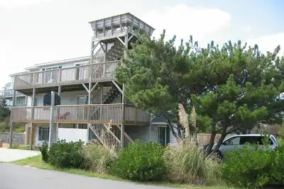 Image de Juste à quelques pas de la plage dans cette maison de détente plage avec piscine et Spa.