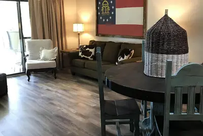 Image de Un grand 3 chambres 3 salles de bain. Reserve maintenant!