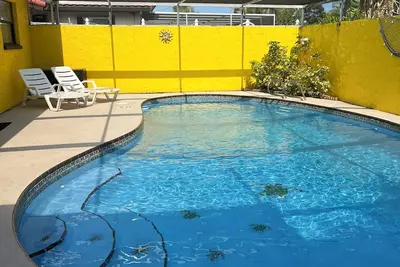 Image de Gorgeous Pool Home - Caractéristiques Piscine privée chauffée