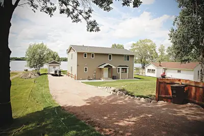 Image de Belle 5 chambres, 3 Bath Lake Home