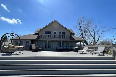 Image de Maison familiale de 4 chambres sur le lac Érié