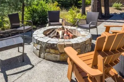 Image de Spacieux accueil des animaux de compagnie, idéal pour les familles. À distance de marche de la piscine!
