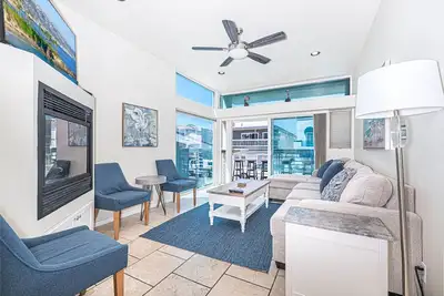 Condo à trois niveaux avec vue sur l'océan - Côté droit