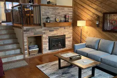 Image de Impressionnant Mtn Townhome près de Snowflake Lift et à quelques pas du centre-ville! !