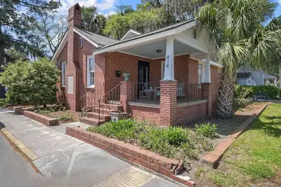 Image de Magnifique chalet rénové au coeur du centre-ville de Beaufort HIstoric Area