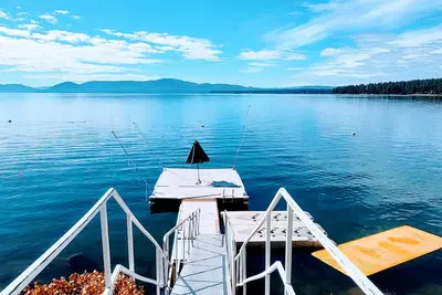 Image de Maison au bord du lac à couper le souffle!