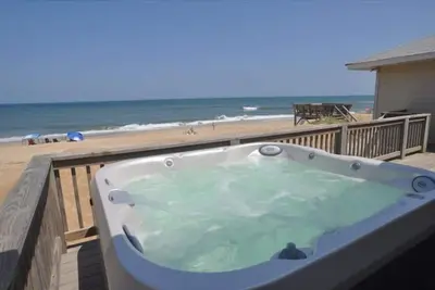 Image de En bord de mer, bain à remous Oceanside, 4 chambres, 2 bains, grande terrasse