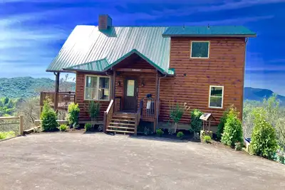Image de Black Bear Ridge} Nouvelle cabine - Vues Impressionnantes - WiFi - Salle de jeux - Bain à remous -