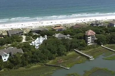 Image de Bachman Tree House Figure Eight Island