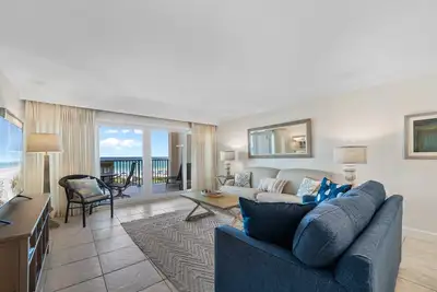 Image de Mise en place d'une plage avec piscine et front de mer