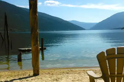 Image de Cottage au bord du lac avec plage isolée