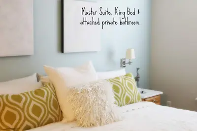 Image de Confortable, Impeccablement Propre! ! ! Privé 2 chambres, 2 salles de bain Colorado Condo