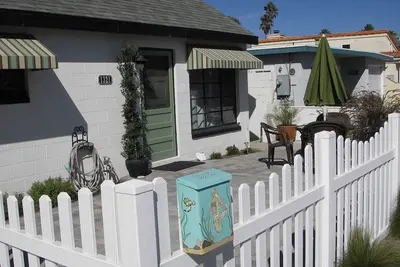 Image de Secondes de la plage, vue depuis le pont, pour 8 ou 10 personnes avec Guest House