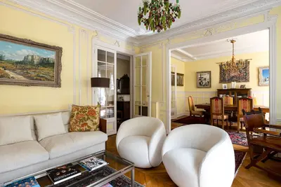 Image de Capuchon De Hemmingway, Marche Des Jardins Du Luxembourg, Grand 2 Lits, Luxe W / Ac