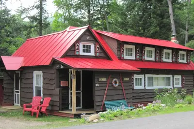 Image de Fairy-tale Cabine dans les montagnes Blanches, charme historique \"Dundee Lodge\" - Capacité 5-6