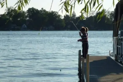 Image de Cottage de vacances confortable sur tous les sports Lake Chemung