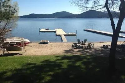Image de Maison spacieuse au bord du lac Loon