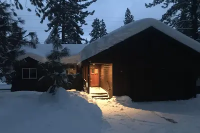 Image de Truckee Retreat près de la ville, sentiers, pistes - Idéal pour les amateurs de sport!
