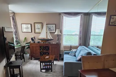 Image de Beautiful Condo - Water View Near City Dock