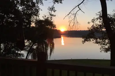 Image de Belle Lac Accueil Avec Great Views - Contacter le propriétaire d'abord pour la disponibilité