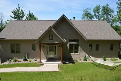 Image de Retraite isolée de la maison du lac Northwoods près de la forêt nationale de Nicolet