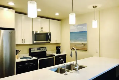 Image de Condo 4bd rénové, spacieux et confortable, promenade à vélo, randonnées et centre-ville