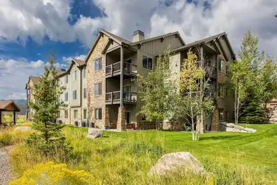 Image de Superbe condo de luxe à un niveau! Tout neuf! Meilleur emplacement à Black Rock!