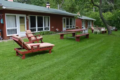Image de * Rabais De Printemps! * Juste sur le lac Michigan! Grand terrain de 2 acres et plage privée