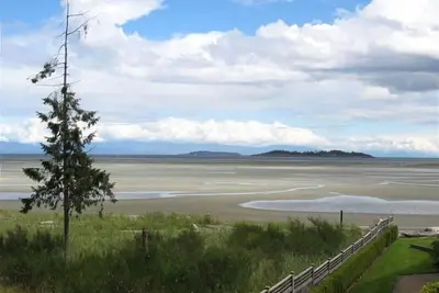 Image de Deluxe Rathtrevor la plage Maison de vacances