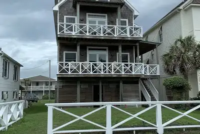 Image de Belle maison familiale avec plusieurs espaces de vie.