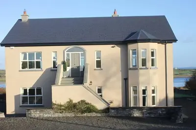 Image de Maison de luxe 5 étoiles avec vue sur la mer et la montagne Burren, New Quay, Co Clare
