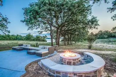 Image de Rufuge au lac. . . Détendez-vous et échappez-vous au quotidien en visitant Dfw!