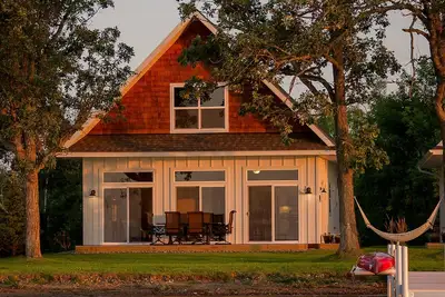 Image de Nouvelle construction - Gull Lake Cottage sur Squaw Point - 1 sur 2 - Est Cottage